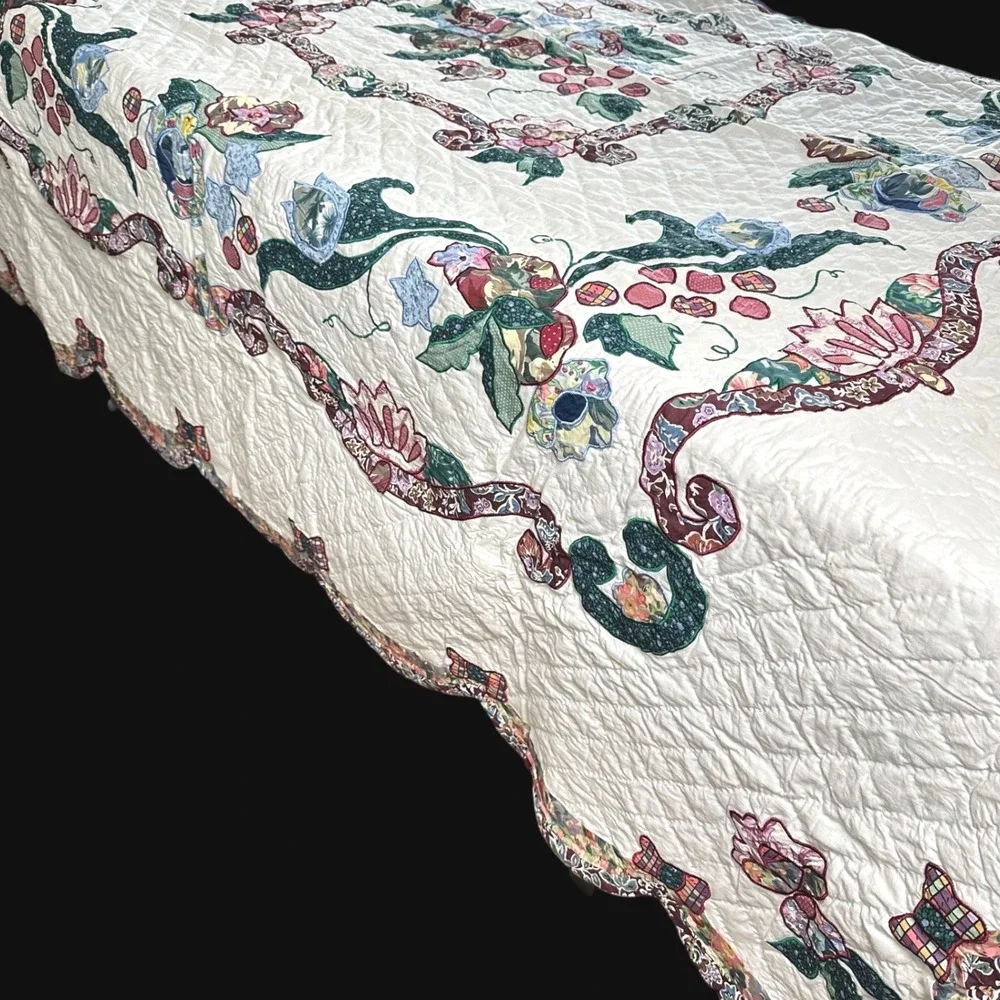 Handmade Floral Appliqué Quilt Set White 86x86 & 2‎ Pillowcases Scalloped Edges